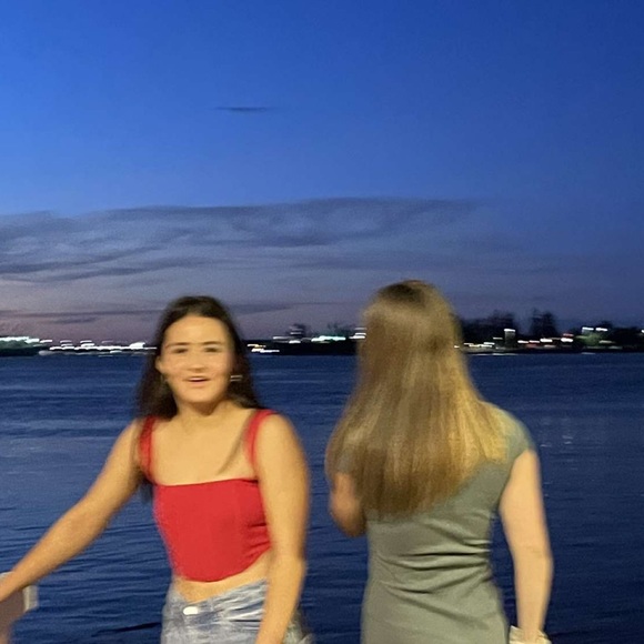 Meet your Posher, Hannah - Picture 1 of 1